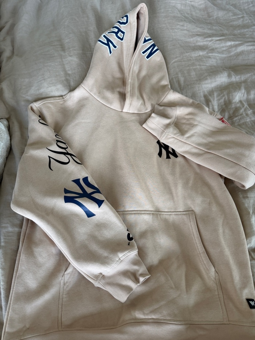 NY Yankees Crewneck Hoodie with Navy Logo Accents - Beige